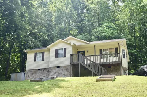 1704 Thatcher Rd, Soddy Daisy, TN 37379