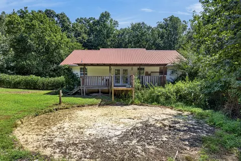 Exterior - 7220 Friendly Rd, Baxter, TN 38544 photo 3 of 7