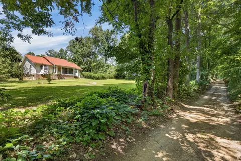 Exterior - 7220 Friendly Rd, Baxter, TN 38544 photo 5 of 7