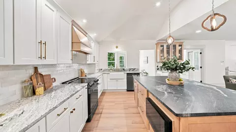 Kitchen - 93 Gary Ln, Ringgold, GA 30736 photo 2 of 4