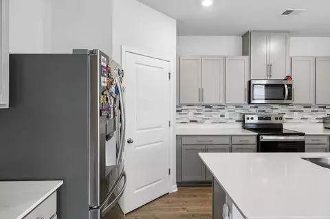 Kitchen - 4922 Barnburgh Ln, Murfreesboro, TN 37129 photo 2 of 4