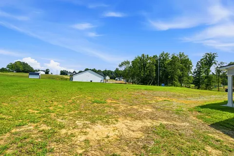 Exterior - 400 Marcella Ct, Dickson, TN 37055 photo 14 of 17