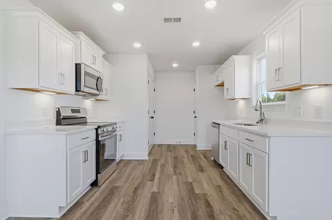 Entry Way - 400 Marcella Ct, Dickson, TN 37055 photo 5 of 7