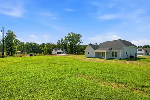 Exterior - 400 Marcella Ct, Dickson, TN 37055 photo 16 of 17