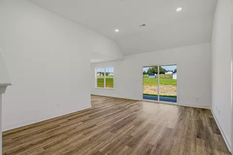 Living - 400 Marcella Ct, Dickson, TN 37055 photo 1 of 3