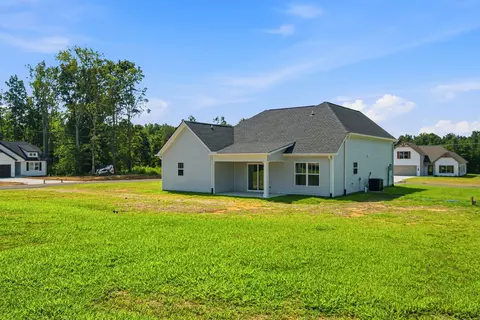 Exterior - 400 Marcella Ct, Dickson, TN 37055 photo 15 of 17