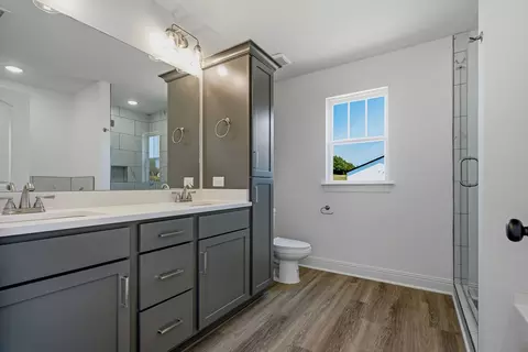 Bath - 400 Marcella Ct, Dickson, TN 37055 photo 2 of 3