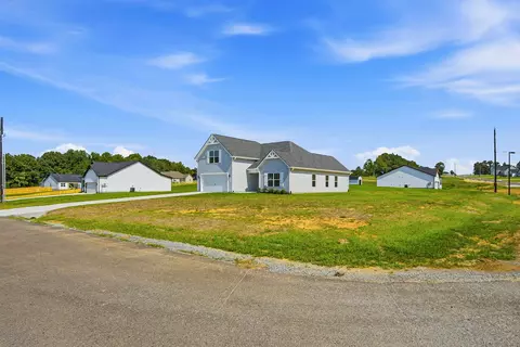 Exterior - 400 Marcella Ct, Dickson, TN 37055 photo 3 of 17