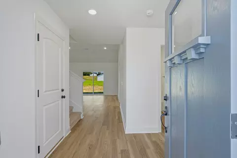 Entry Way - 400 Marcella Ct, Dickson, TN 37055 photo 1 of 7