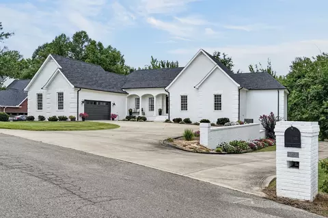 747 Coveview Cir, Cookeville, TN 38506