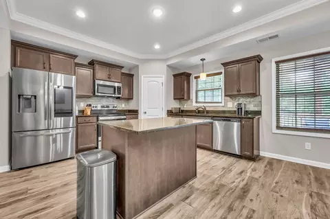 363 Barry Dr, Clarksville, TN 37040