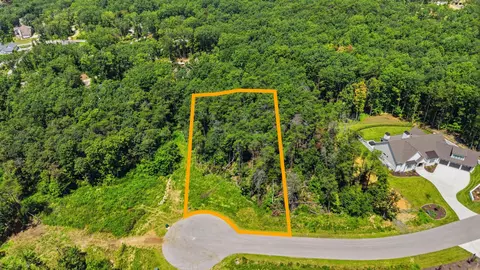 8381 Big Sky Ln, Signal Mountain, TN 37377