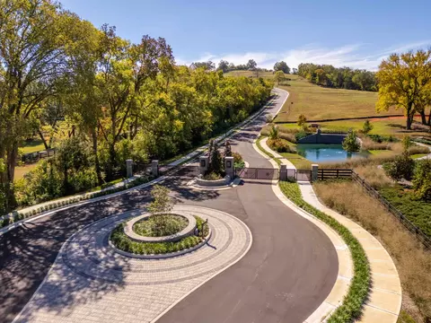 517 Cielo Dr, Brentwood, TN 37027