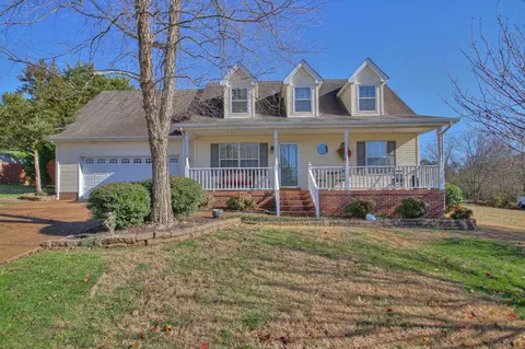933 Lakeview Ct, Gallatin, TN 37066