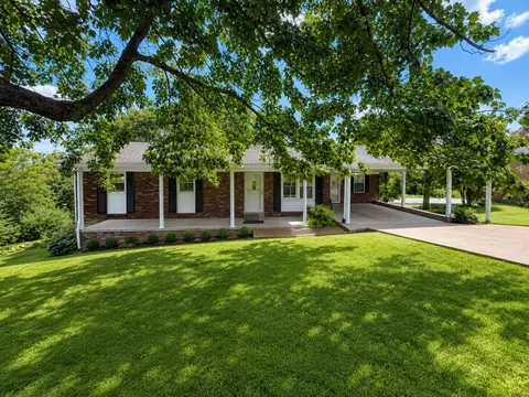 1015 Kelly Blvd, Westmoreland, TN 37186
