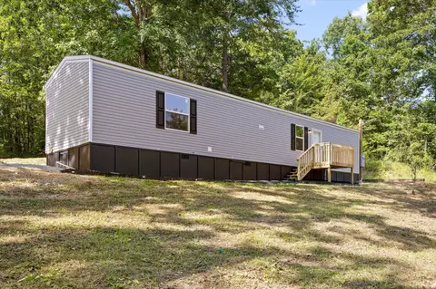 319 Scratch Ankle Rd, Trenton, GA 30752
