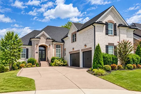 1012 Keeneland Dr, Gallatin, TN 37066