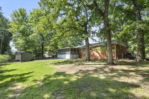 Exterior - 306 Cedarview Dr, Dickson, TN 37055 photo 11 of 13