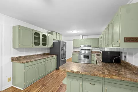 Kitchen - 306 Cedarview Dr, Dickson, TN 37055 photo 1 of 5