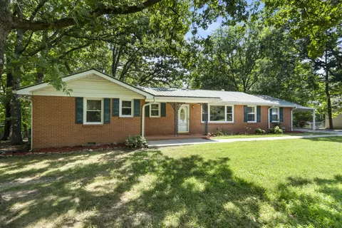 Exterior - 306 Cedarview Dr, Dickson, TN 37055 photo 3 of 13