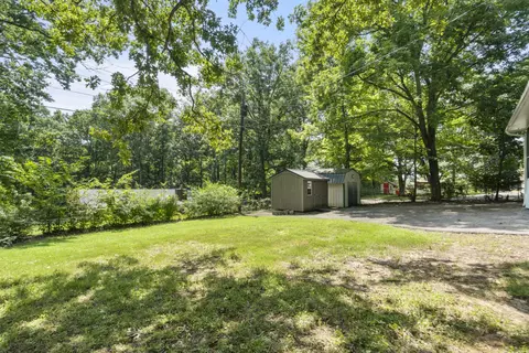 Exterior - 306 Cedarview Dr, Dickson, TN 37055 photo 10 of 13