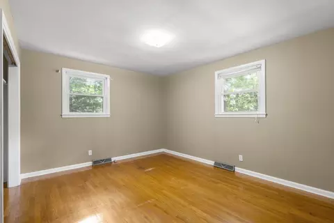 Bedroom - 306 Cedarview Dr, Dickson, TN 37055 photo 2 of 4