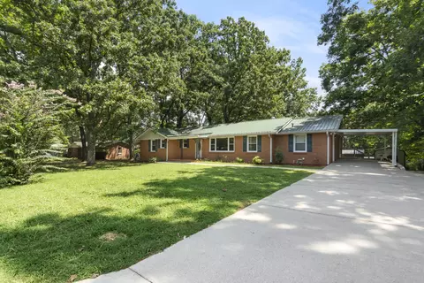 Exterior - 306 Cedarview Dr, Dickson, TN 37055 photo 4 of 13