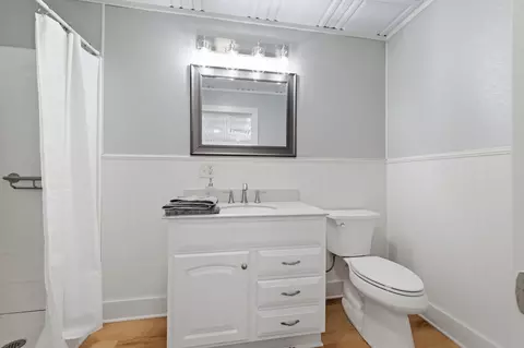 Bath - 404 Murrell St, Dickson, TN 37055 photo 8 of 9