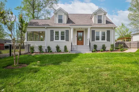 Exterior - 404 Murrell St, Dickson, TN 37055 photo 3 of 13