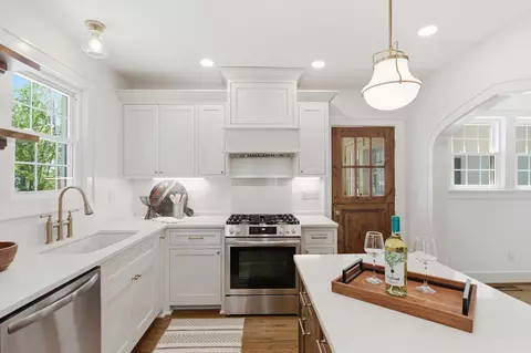 Kitchen - 404 Murrell St, Dickson, TN 37055 photo 1 of 7