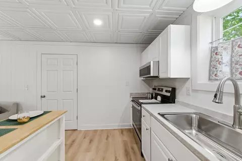 Kitchen - 404 Murrell St, Dickson, TN 37055 photo 7 of 7
