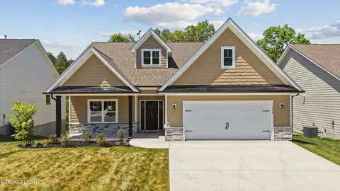 1632 Green Meadows Ln, Lenoir City, TN 37771