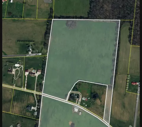 1 Clarence Finney Rd, Hillsboro, TN 37342