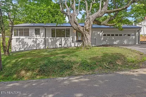 911 Georgia Ave, Athens, TN 37303