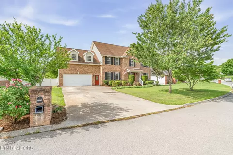 1322 Paxton Dr, Knoxville, TN 37918