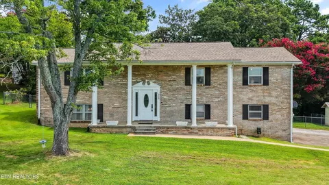 9229 Slade Dr, Knoxville, TN 37931