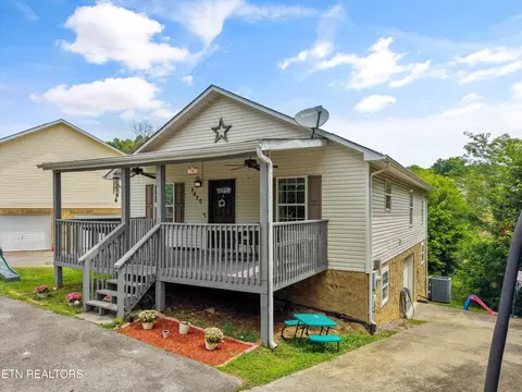 2420 Scenic Mountain Dr, Sevierville, TN 37876