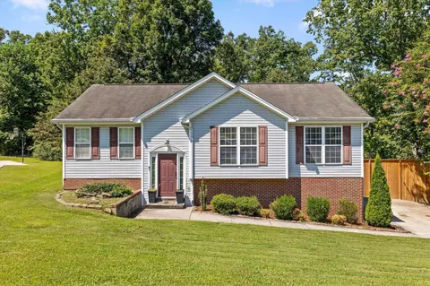 1999 Hardwood Ln, Soddy Daisy, TN 37379