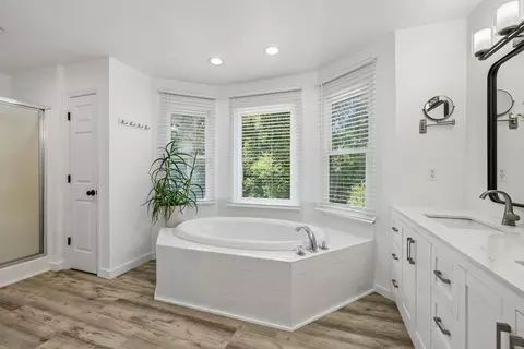 Bath - 2300 Lee Rd, Spring Hill, TN 37174 photo 4 of 10