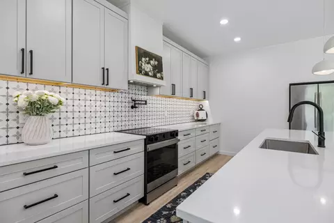 Kitchen - 2300 Lee Rd, Spring Hill, TN 37174 photo 8 of 16