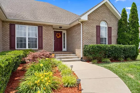 3883 Rhonda Ct, Clarksville, TN 37040