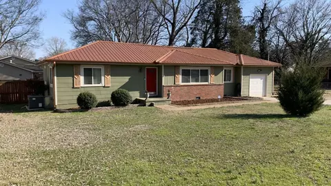 2204 Mae Dell Rd, Chattanooga, TN 37421