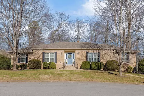 5711 Queen Aire Ln, Chattanooga, TN 37415