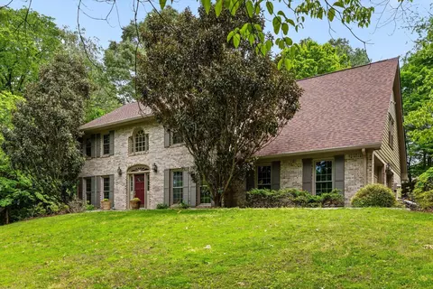8304 Sugar Mill Ln, Ooltewah, TN 37363