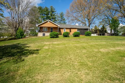 1616 Roberson Rd, Hixson, TN 37343