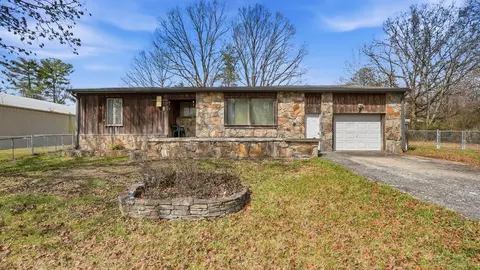 236 Hall Cemetery Rd, Signal Mountain, TN 37377