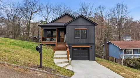 7311 Shamrock Ln, Hixson, TN 37343