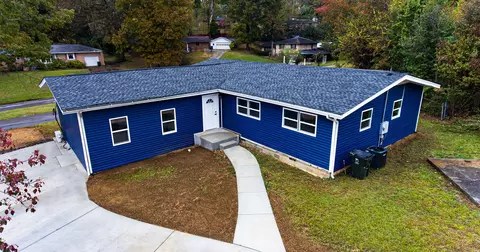 1925 Barrett Dr, Fort Oglethorpe, GA 30742