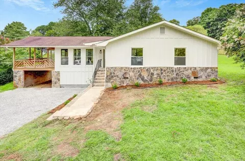 1056 Hickory Ave, Hixson, TN 37343