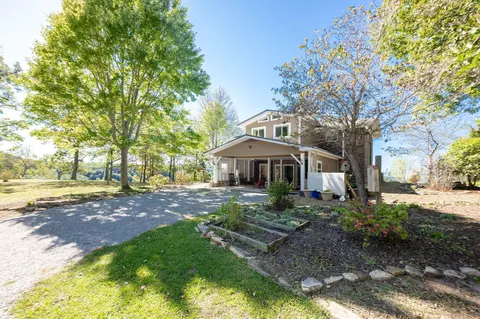 526 Lake Shore Dr, Pikeville, TN 37367